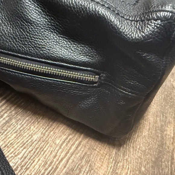 Isabella Fiore large black leather tote EUC-GUC minor wear on straps - Picture 6 of 16